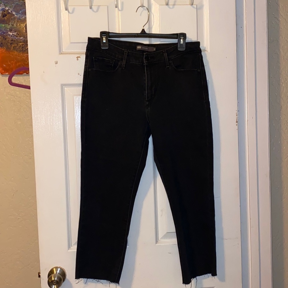 Levi’s Mid Rise Skinny size 12. J104